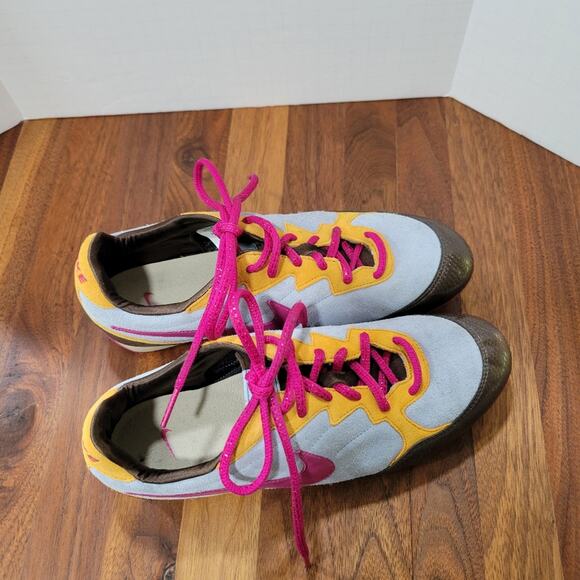 Nike Gray and Pink Suede Leather Athletic Shoes Sneakers Size 7 - Picture 2 of 9